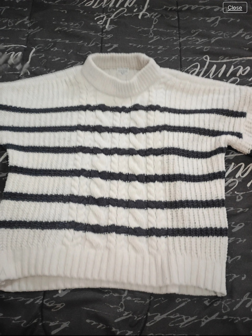 VTG KIDS abercrombie kids Cream and Navy Striped Cable Turtleneck Sweater L